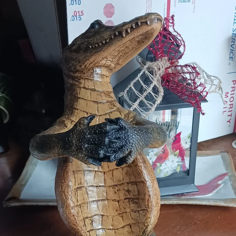 EUC Alligator Wine Holder - Picture 3 of 4